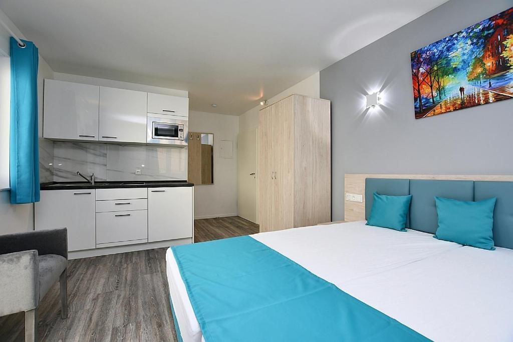 City-Hotel Zuffenhausen - Apartments Stuttgart Exterior photo
